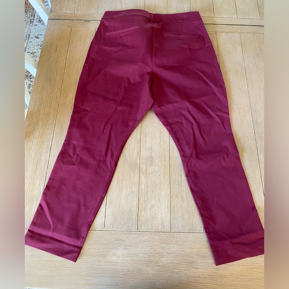 Maroon Old Navy Pixie skinny pants - Picture 5 of 5